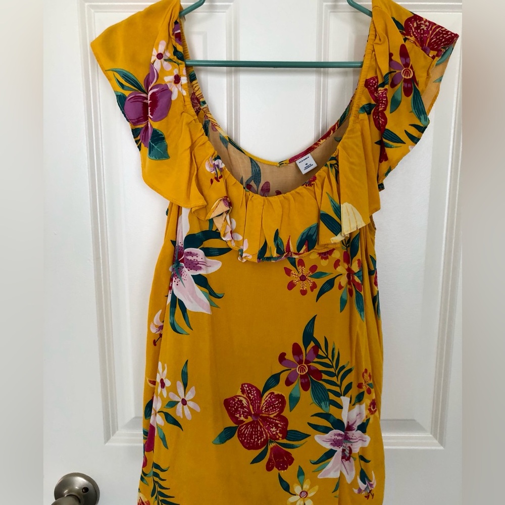 Old Navy Yellow Floral Top, Size Medium